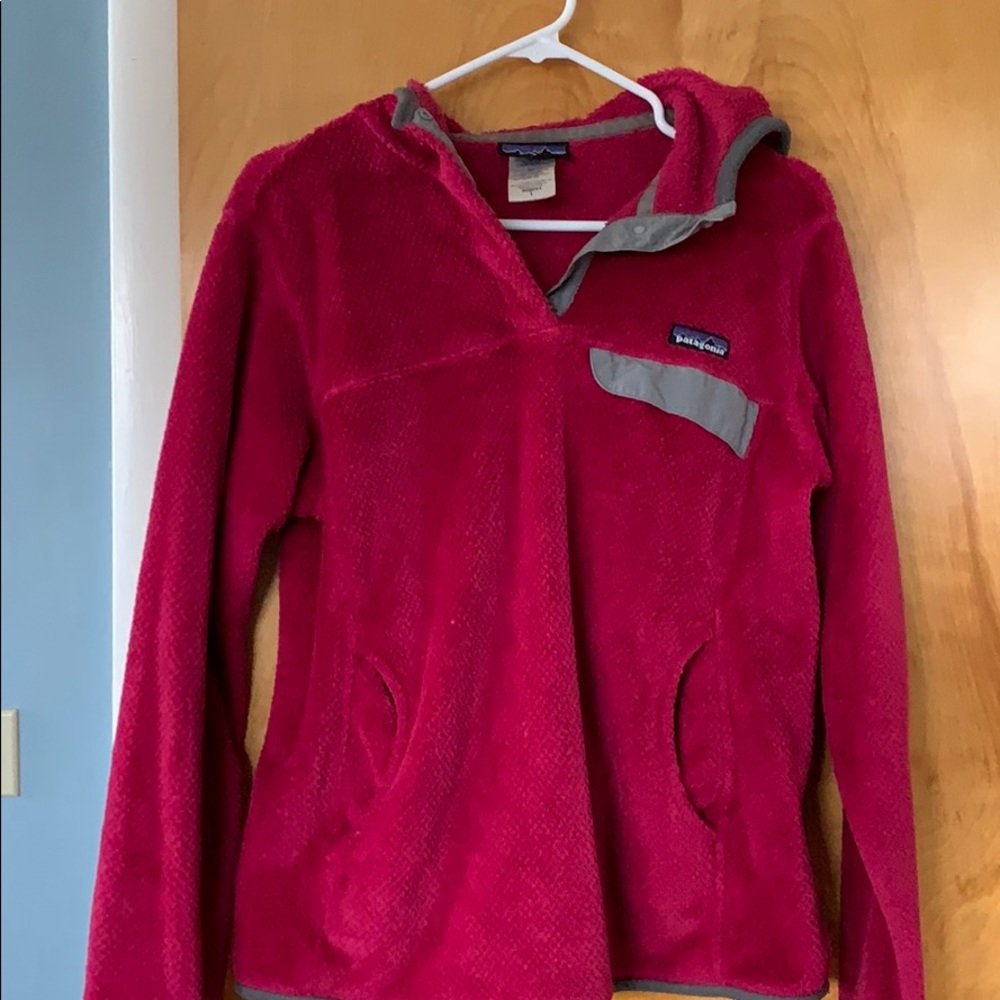 Pink and grey Patagonia retool fleece